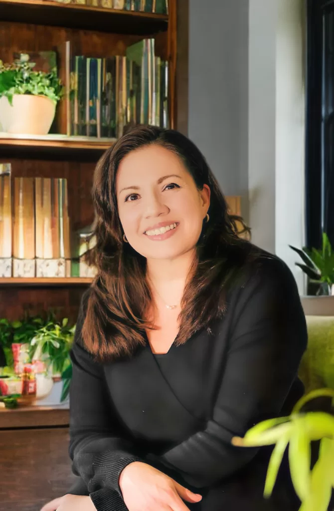 Dr. Nicole Enzinna DC, LMT